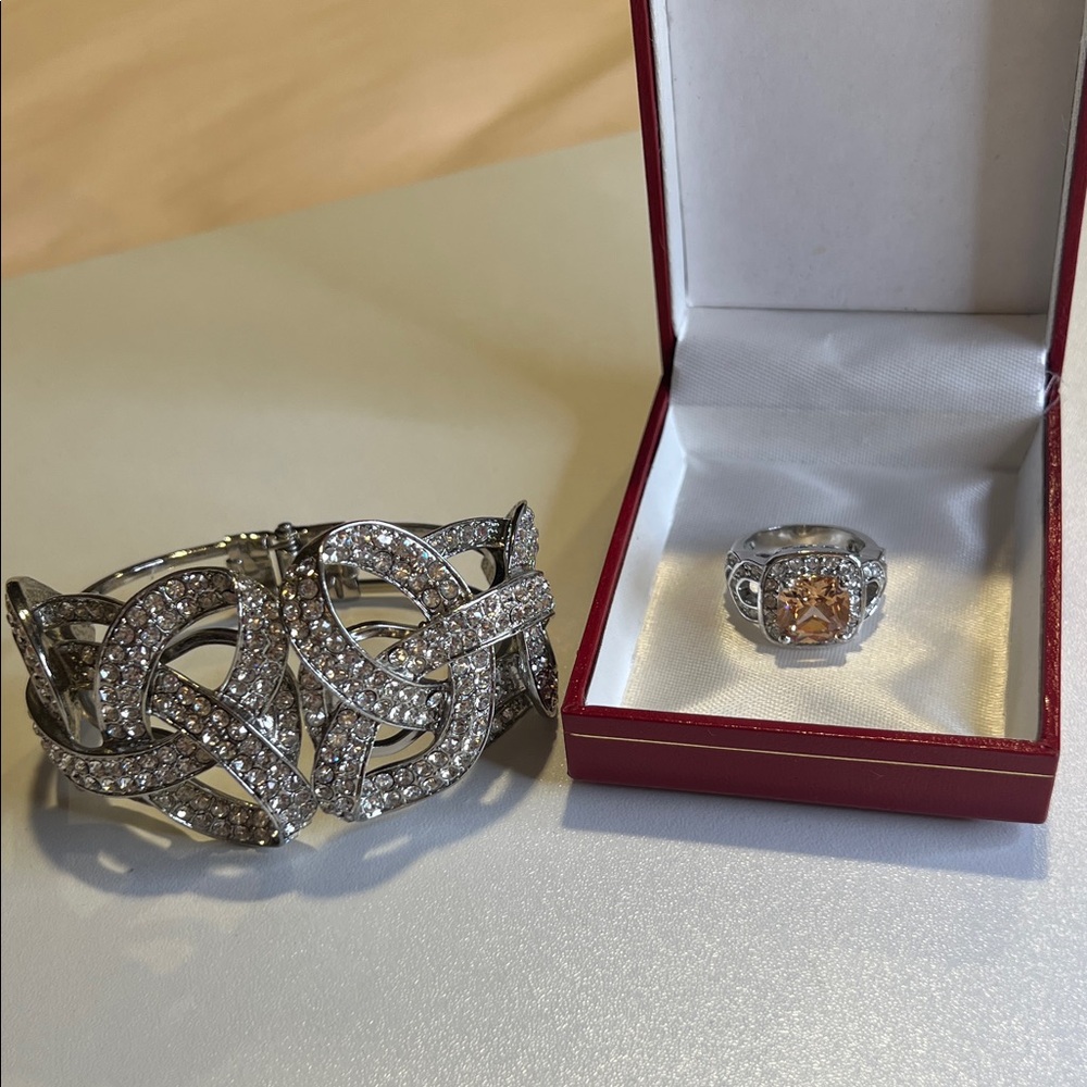 Elegant Silver Bracelet and Ring Set